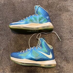 Blue and white Nike LeBron 10 sport pack Blue Diamond